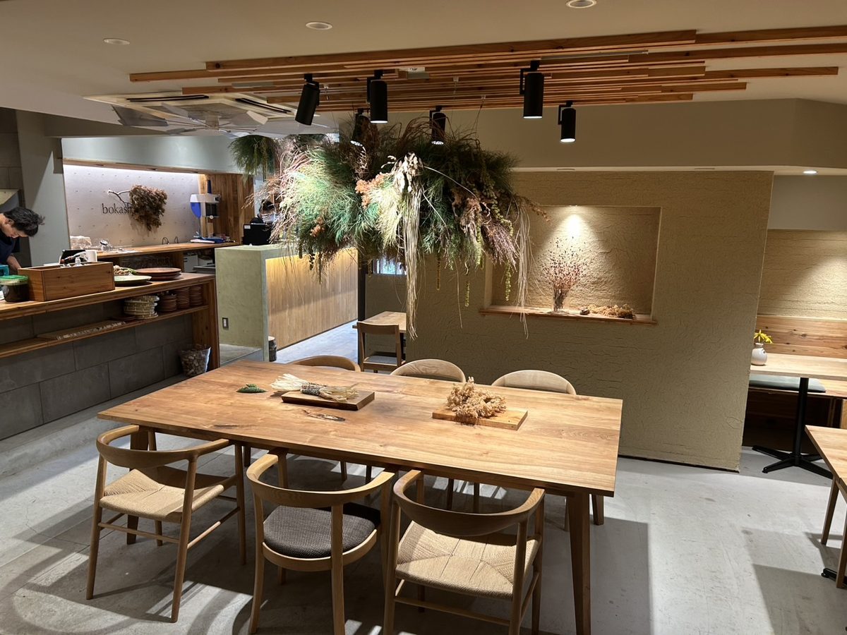 施設外就労先のカフェbokashiの店内